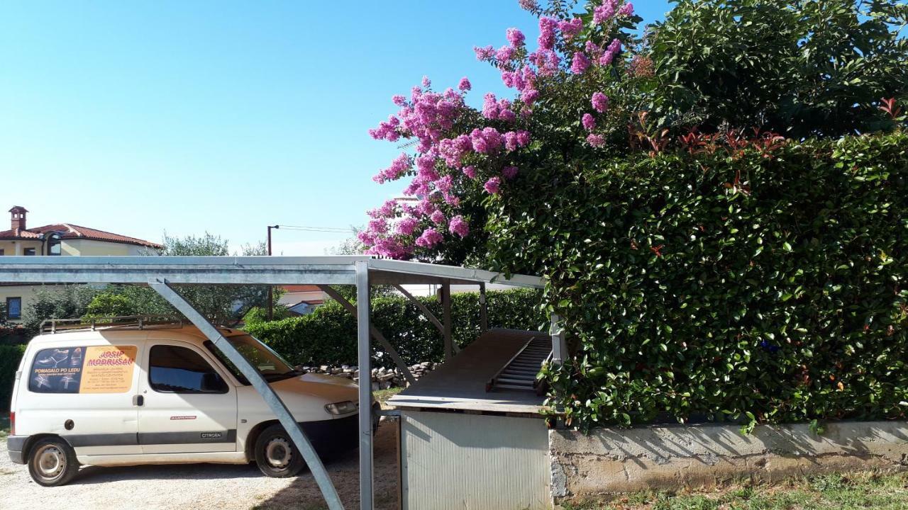 PUY Andela Apartment מראה חיצוני תמונה